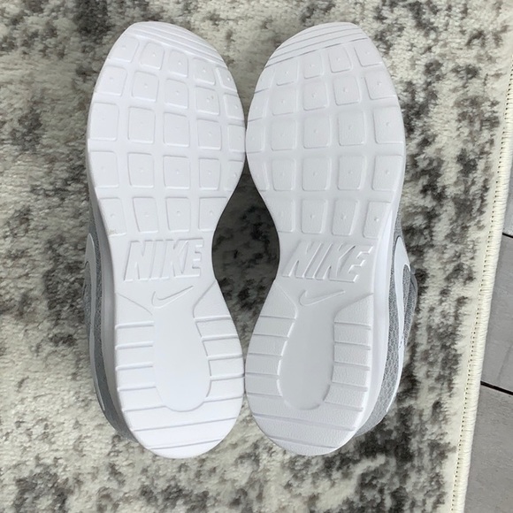 womens tanjun athletics sneakers